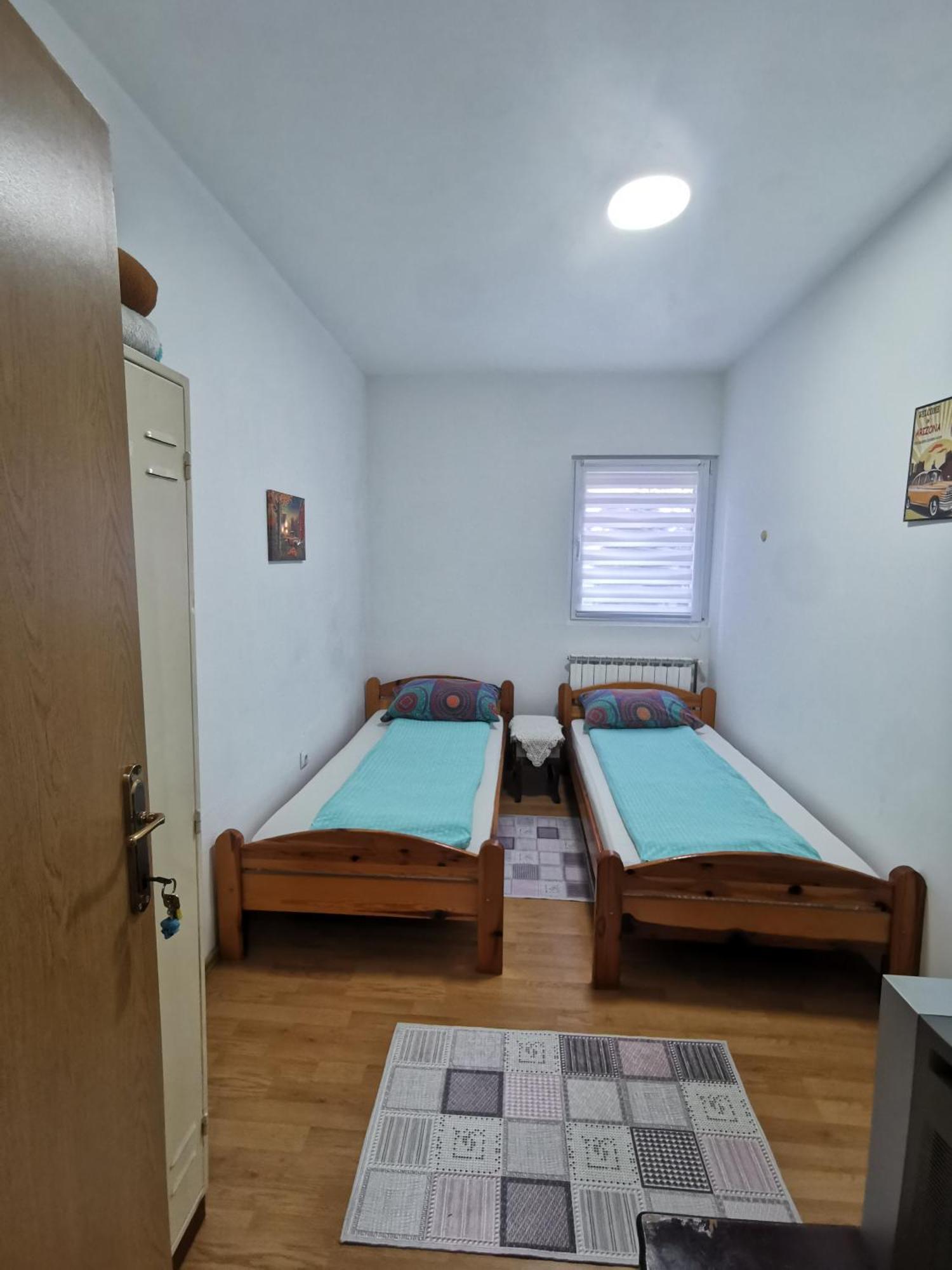 Rest & Recharge 4Bdr Apt- Free Parking, Ac & Garden Sarajevo Luaran gambar