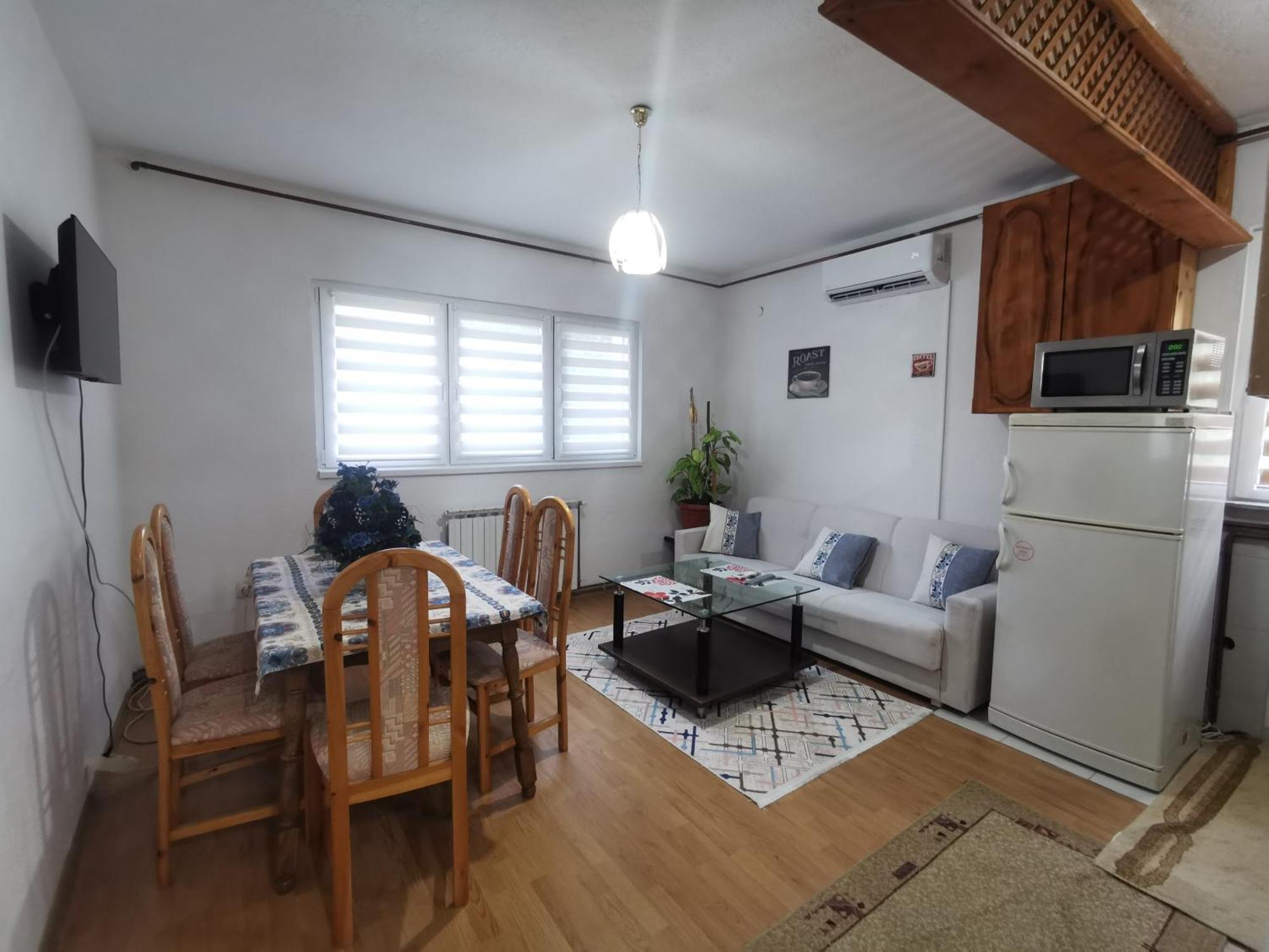 Rest & Recharge 4Bdr Apt- Free Parking, Ac & Garden Sarajevo Luaran gambar